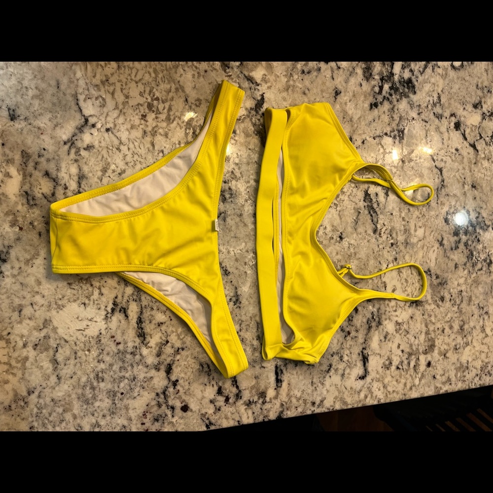 Amazon Swim Set